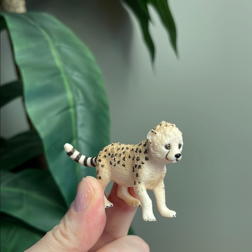 Schleich Toys Figures Realistic Baby Cheetah Cub Figurine Spotted Black